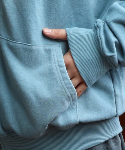 ８(eight)（エイト）の「スプレー加工ジップパーカー（パーカー・メンズ・ブラウン/ブラック/ブルー・MEDIUM/LARGE）」の4枚目の写真