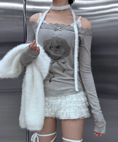 Never mind the XU / Chikashitsu+(ネバーマインド ザ エックスユー / チカシツプラス)の「【nmtc+】rose off-shoulder long sleeve T / 【エヌエムティーシープラス】ローズオフショルダー長袖Tシャツ(Tシャツ/カットソー・レディース・グレー/アイボリー/ピンク・ONE SIZE)」の16枚目の写真