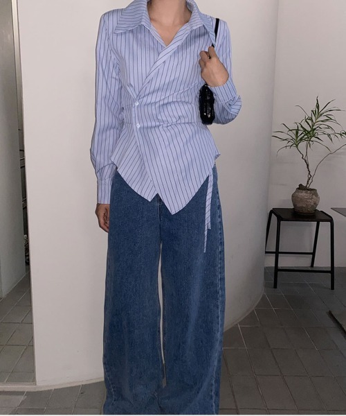 on:nue（オンニュ）の「【on:nue】ラップシャツブラウス（シャツ/ブラウス・レディース・ブルー/ホワイト・FREE）」の3枚目の写真