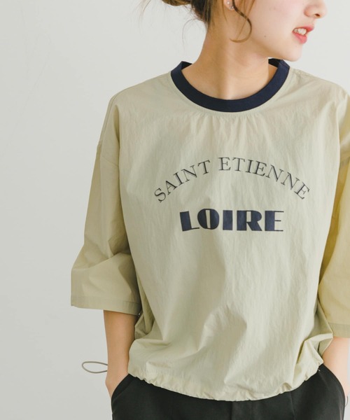 ITEMS URBANRESEARCH（アイテムズ アーバンリサーチ）の「ロゴハンソデナイロンプルオーバー（Tシャツ/カットソー・レディース・ベージュ/ネイビー/オフホワイト・FREE）」の3枚目の写真