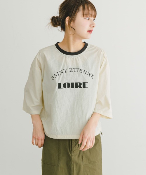 ITEMS URBANRESEARCH（アイテムズ アーバンリサーチ）の「ロゴハンソデナイロンプルオーバー（Tシャツ/カットソー・レディース・ベージュ/ネイビー/オフホワイト・FREE）」の12枚目の写真