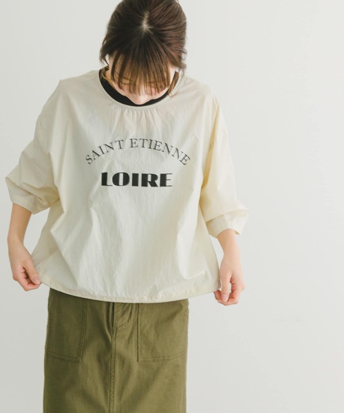 ITEMS URBANRESEARCH（アイテムズ アーバンリサーチ）の「ロゴハンソデナイロンプルオーバー（Tシャツ/カットソー・レディース・ベージュ/ネイビー/オフホワイト・FREE）」の11枚目の写真