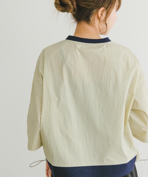 ITEMS URBANRESEARCH（アイテムズ アーバンリサーチ）の「ロゴハンソデナイロンプルオーバー（Tシャツ/カットソー・レディース・ベージュ/ネイビー/オフホワイト・FREE）」の7枚目の写真