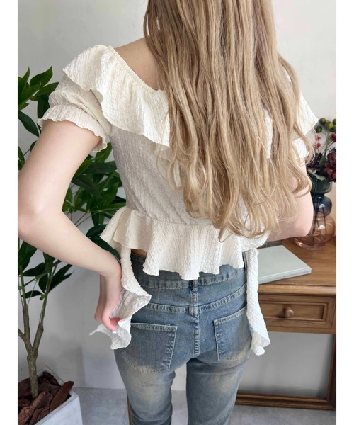 PHILLY(フィリー)の「【PHILLY】フリルイレヘムデザイントップス(Tシャツ/カットソー・レディース・アイボリー/ブラック・FREE)」の6枚目の写真