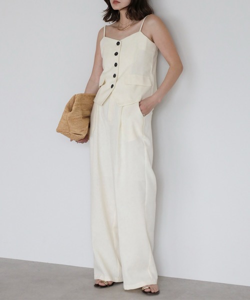 Bonjour Sagan（ボンジュールサガン）の「フロント釦ハンサムビスチェ×タックストレートパンツセットアップ【動画あり】（セットアップ・レディース・アイボリー/ブラック/ライトグレー・FREE）」の2枚目の写真