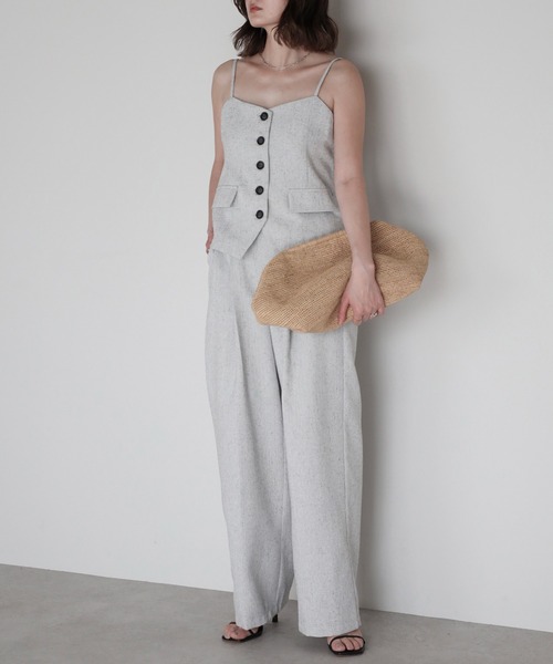 Bonjour Sagan（ボンジュールサガン）の「フロント釦ハンサムビスチェ×タックストレートパンツセットアップ【動画あり】（セットアップ・レディース・アイボリー/ブラック/ライトグレー・FREE）」の3枚目の写真