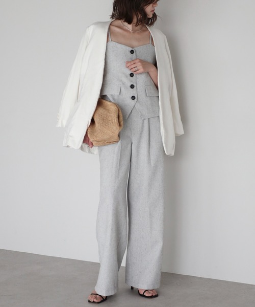 Bonjour Sagan（ボンジュールサガン）の「フロント釦ハンサムビスチェ×タックストレートパンツセットアップ【動画あり】（セットアップ・レディース・アイボリー/ブラック/ライトグレー・FREE）」の11枚目の写真