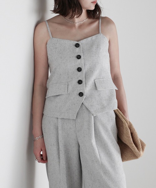 Bonjour Sagan（ボンジュールサガン）の「フロント釦ハンサムビスチェ×タックストレートパンツセットアップ【動画あり】（セットアップ・レディース・アイボリー/ブラック/ライトグレー・FREE）」の10枚目の写真