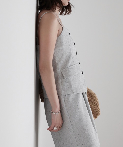 Bonjour Sagan（ボンジュールサガン）の「フロント釦ハンサムビスチェ×タックストレートパンツセットアップ【動画あり】（セットアップ・レディース・アイボリー/ブラック/ライトグレー・FREE）」の9枚目の写真