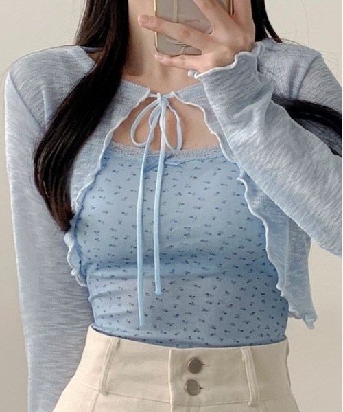 kirakiraShop(キラキラショップ)の「【2点セット】シアー メロウ カーディガン &カップ付き 花柄 キャミソール(キャミソール・レディース・ホワイト/ブルー・FREE)」の2枚目の写真
