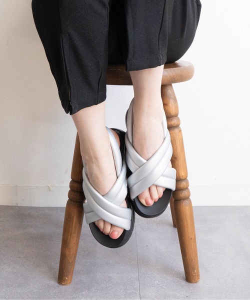 Fabby fabby(ファビィーファビィー)の「フィットクロス厚底サンダル(サンダル・レディース・シルバー/ブラック・LARGE/SMALL/MEDIUM)」の6枚目の写真