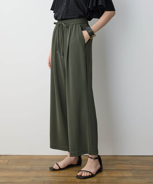 LE SOUK HOLIDAY(ルスークホリデー)の「【接触冷感】EASY ELEGANCEスムースワイドパンツ(スラックス・レディース・チャコールグレー/ブラック/カーキ・L/M)」の9枚目の写真