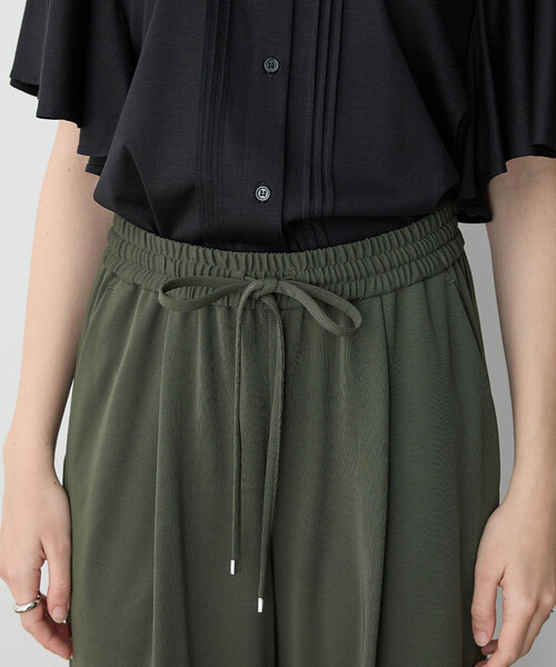 LE SOUK HOLIDAY(ルスークホリデー)の「【接触冷感】EASY ELEGANCEスムースワイドパンツ(スラックス・レディース・チャコールグレー/ブラック/カーキ・L/M)」の14枚目の写真