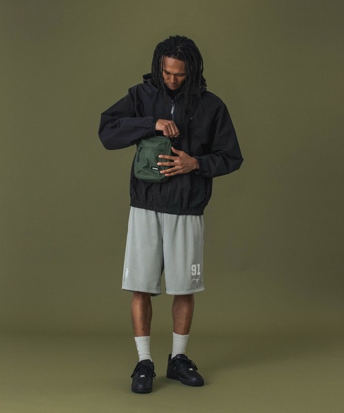 XLARGE（エクストララージ）の「SQUARE SHOULDER BAG（ショルダーバッグ・メンズ・ブラック/オリーブ/オレンジ・ONE SIZE）」の7枚目の写真