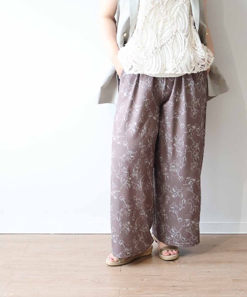 leswel（レスウェル）の「【接触冷感】【L～5L 大きいサイズ】単色花柄イージーワンドパンツ 春夏（その他パンツ・レディース・ブラウン/ブラック・L/LL/3L/4L/5L）」の12枚目の写真