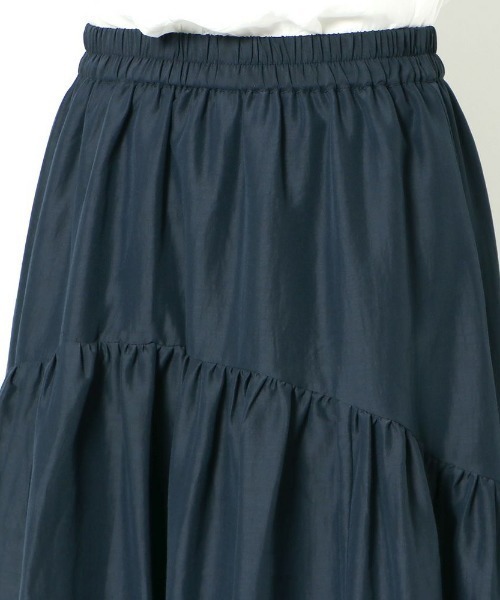 GORGE（ゴージ）の「《ギャザー×ふんわりシルエット》レディース フレアロングスカート ウエストゴム 春夏秋（スカート・レディース・ネイビー/ブラック/ブルー/オフホワイト・F）」の11枚目の写真