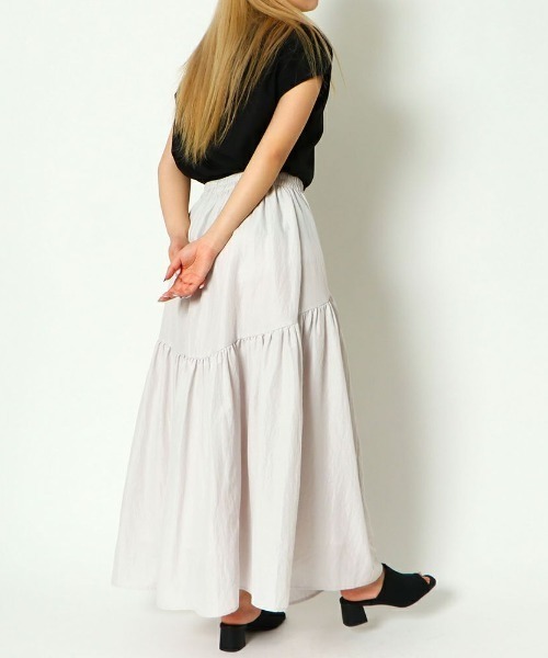 GORGE（ゴージ）の「《ギャザー×ふんわりシルエット》レディース フレアロングスカート ウエストゴム 春夏秋（スカート・レディース・ネイビー/ブラック/ブルー/オフホワイト・F）」の6枚目の写真