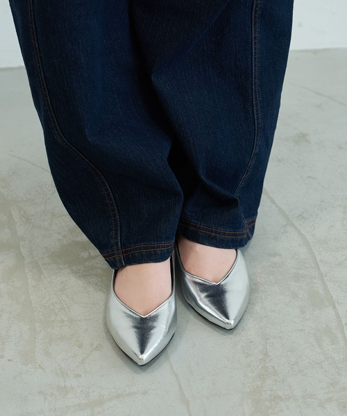 carino（カリーノ）の「【レイン対応】プレーンパンプス（パンプス・レディース・ベージュ系その他2/ライトブラック/シルバー・22.5cm/23cm/23.5cm/24cm/24.5cm）」の3枚目の写真