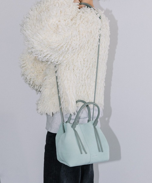 Beau're(ヴュレ)の「BEAURE Suede boat shape ショルダー Bag(ショルダーバッグ・レディース・パープル系その他/キャメル/グリーン系その他・FREE)」の10枚目の写真