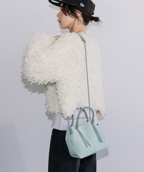 Beau're(ヴュレ)の「BEAURE Suede boat shape ショルダー Bag(ショルダーバッグ・レディース・パープル系その他/キャメル/グリーン系その他・FREE)」の11枚目の写真