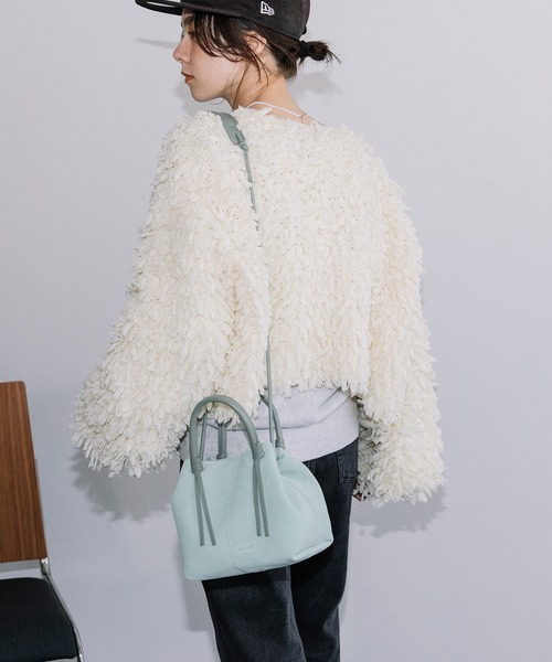 Beau're(ヴュレ)の「BEAURE Suede boat shape ショルダー Bag(ショルダーバッグ・レディース・パープル系その他/キャメル/グリーン系その他・FREE)」の12枚目の写真