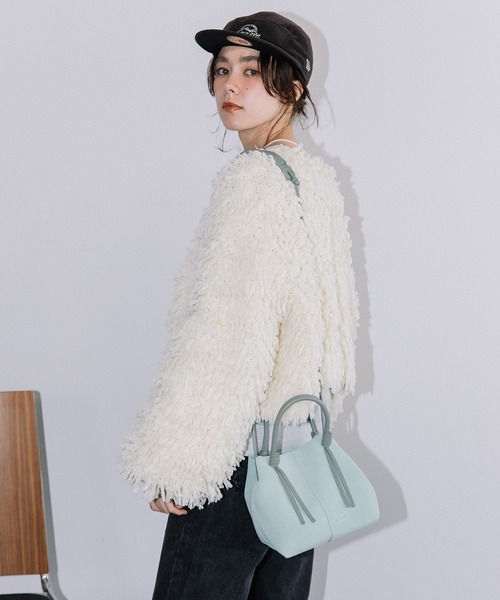 Beau're(ヴュレ)の「BEAURE Suede boat shape ショルダー Bag(ショルダーバッグ・レディース・パープル系その他/キャメル/グリーン系その他・FREE)」の14枚目の写真