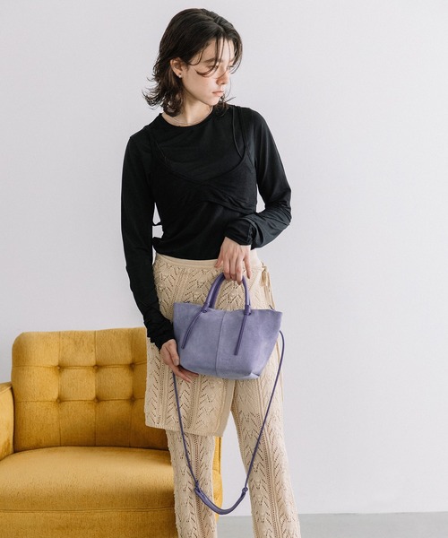 Beau're(ヴュレ)の「BEAURE Suede boat shape ショルダー Bag(ショルダーバッグ・レディース・パープル系その他/キャメル/グリーン系その他・FREE)」の18枚目の写真