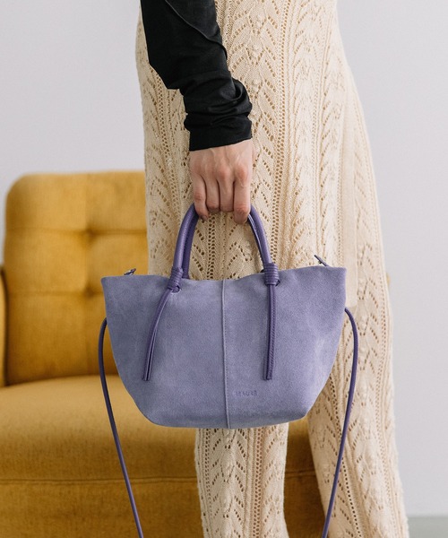 Beau're(ヴュレ)の「BEAURE Suede boat shape ショルダー Bag(ショルダーバッグ・レディース・パープル系その他/キャメル/グリーン系その他・FREE)」の20枚目の写真