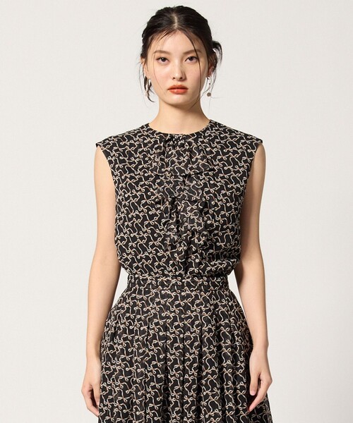 TOCCA(トッカ)の「RIBBON AND RIBBON ブラウス(シャツ/ブラウス・レディース・ワイン系5/ブラック系5・0/4)」の2枚目の写真