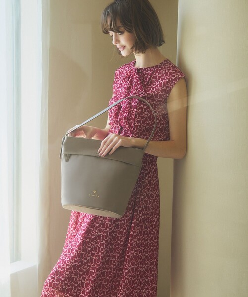 TOCCA(トッカ)の「RIBBON AND RIBBON ブラウス(シャツ/ブラウス・レディース・ワイン系5/ブラック系5・0/4)」の4枚目の写真
