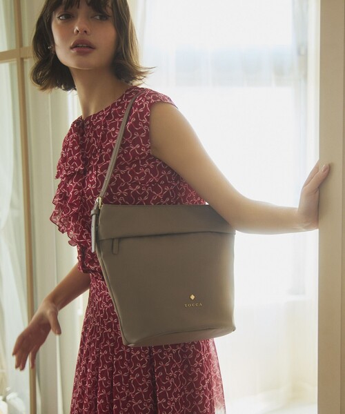 TOCCA(トッカ)の「RIBBON AND RIBBON ブラウス(シャツ/ブラウス・レディース・ワイン系5/ブラック系5・0/4)」の5枚目の写真