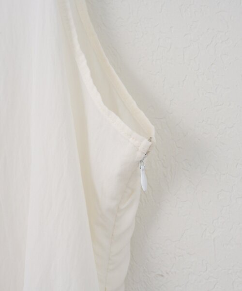 SHENERY（シーナリー）の「《レイヤードコーデに》裾レースキャミソール（キャミソール・レディース・オフホワイト/ブラック・FREE）」の16枚目の写真