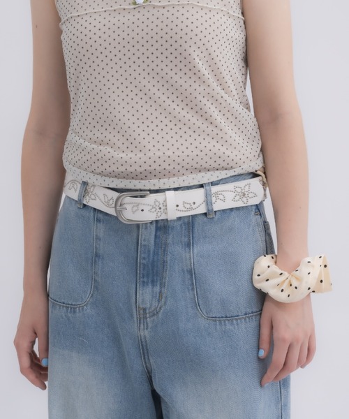idem（イデム）の「flower studs belt / フラワースタッズベルト（ベルト・レディース・ホワイト/ブラック・FREE）」の3枚目の写真