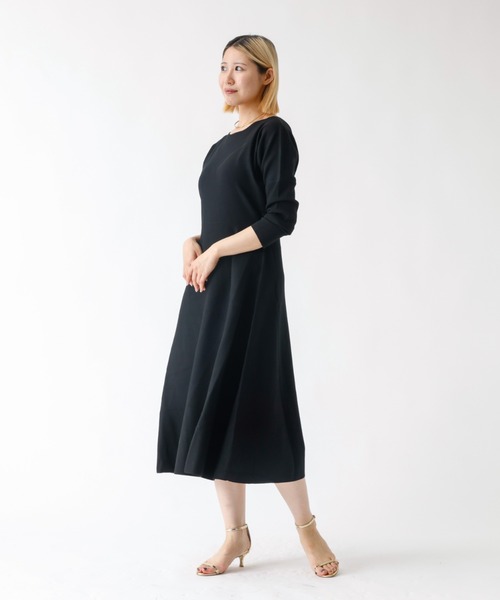 DESIGNWORKS（デザインワークス）の「ドルマンスリーブニットワンピース（ワンピース・レディース・ブラック・38）」の4枚目の写真