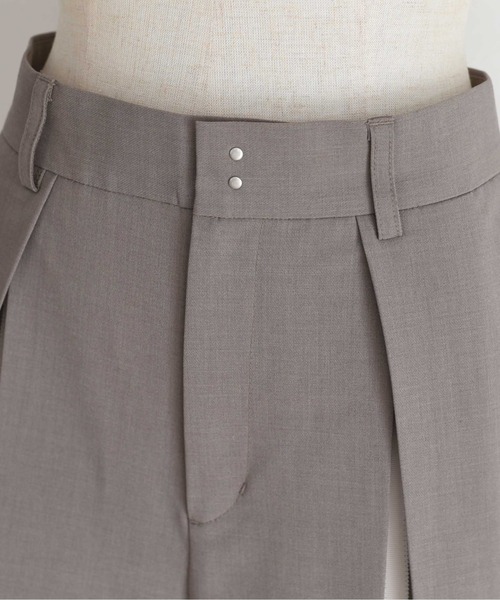 Eimee Law（エイミーロウ）の「ボックスプリーツハーフパンツ（その他パンツ・レディース・チャコールグレー/モカ/グレー・M）」の4枚目の写真