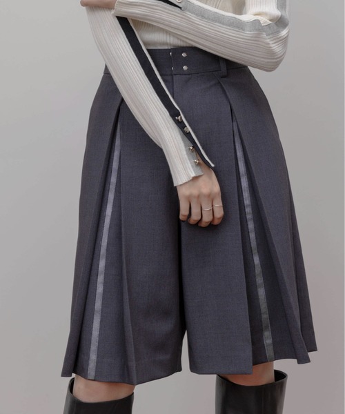 Eimee Law（エイミーロウ）の「ボックスプリーツハーフパンツ（その他パンツ・レディース・チャコールグレー/モカ/グレー・M）」の11枚目の写真