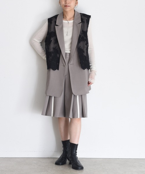 新品 エイミーロウ ランダムプリーツジレ ベージュ ボックスプリーツハーフパンツ Eimee Law│Eimee Law & LHELBIE 公式