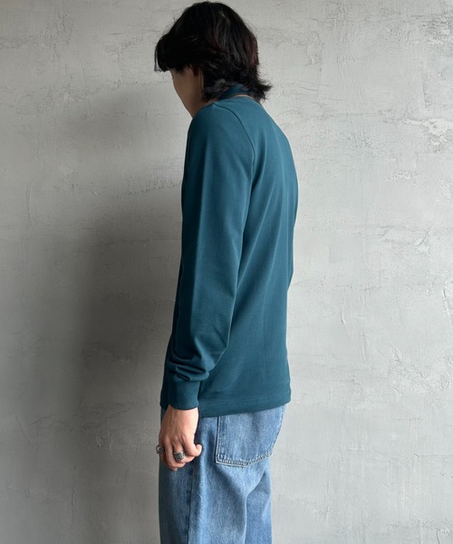 FRED PERRY（フレッドペリー）の「[FRED PERRY/フレッドペリー] ツインティップライン ロングスリーブポロシャツ M3636（ポロシャツ・レディース・ホワイト/ブラウン/ネイビー系1/ネイビー/ブラック系/ブラック/ライトベージュ/ダークグリーン/ブルー/ネイビー系・S/M/L/XL）」の14枚目の写真