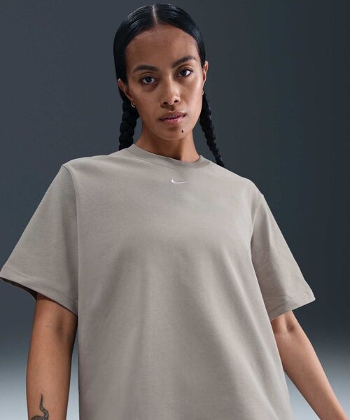 ナイキ（NIKE）（レディース）NSW エッセンシャル ボクシー 半袖Tシャツ DD1238-009 ナイキ スポーツウェア エッセンシャル ウィメンズ ボクシー T