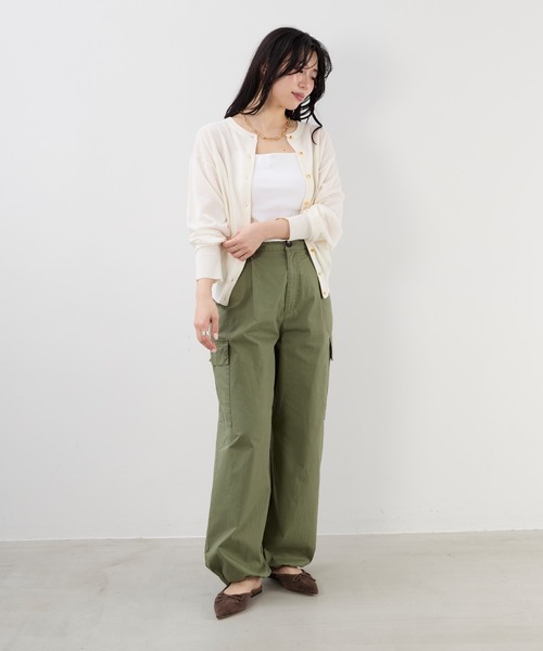 MICA&DEAL（マイカ＆ディール）の「ゴールドボタンクルーネックカーディガン〈アンサンブル対応〉（カーディガン/ボレロ・レディース・オフホワイト/ネイビー・FREE）」の4枚目の写真