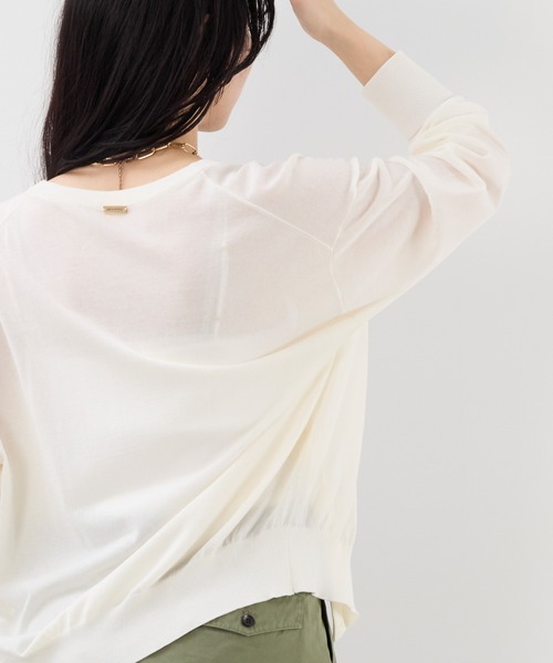 MICA&DEAL（マイカ＆ディール）の「ゴールドボタンクルーネックカーディガン〈アンサンブル対応〉（カーディガン/ボレロ・レディース・オフホワイト/ネイビー・FREE）」の8枚目の写真