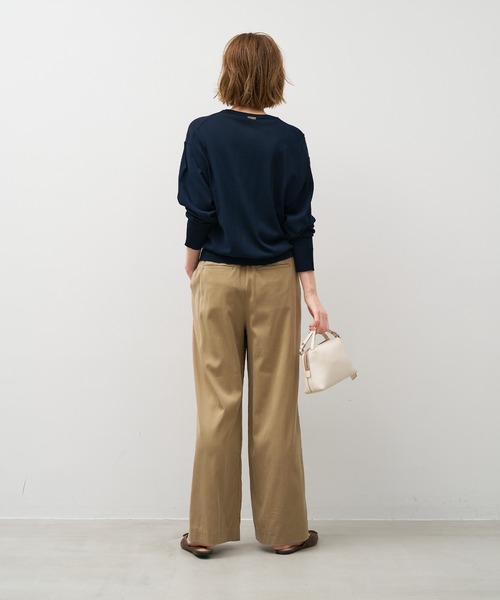 MICA&DEAL（マイカ＆ディール）の「ゴールドボタンクルーネックカーディガン〈アンサンブル対応〉（カーディガン/ボレロ・レディース・オフホワイト/ネイビー・FREE）」の13枚目の写真