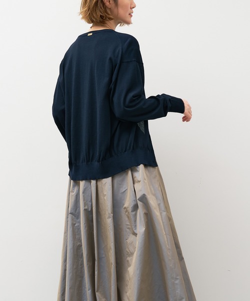 MICA&DEAL（マイカ＆ディール）の「ゴールドボタンクルーネックカーディガン〈アンサンブル対応〉（カーディガン/ボレロ・レディース・オフホワイト/ネイビー・FREE）」の18枚目の写真