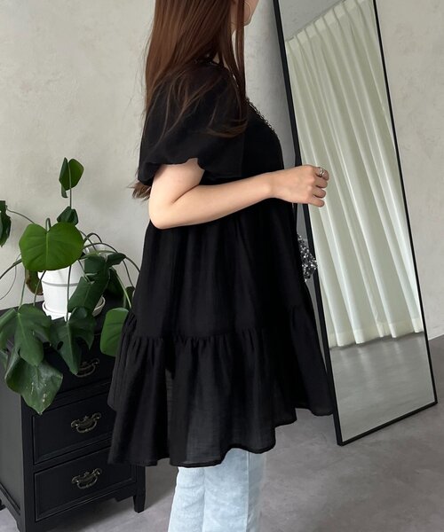 prose verse（プロズヴェール）の「パフスリーブシアーティアードブラウス（シャツ/ブラウス・レディース・オフホワイト/ブラック・LARGE/MEDIUM）」の20枚目の写真