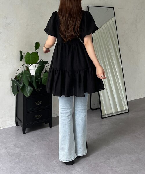 prose verse（プロズヴェール）の「パフスリーブシアーティアードブラウス（シャツ/ブラウス・レディース・オフホワイト/ブラック・LARGE/MEDIUM）」の11枚目の写真