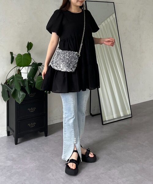 prose verse（プロズヴェール）の「パフスリーブシアーティアードブラウス（シャツ/ブラウス・レディース・オフホワイト/ブラック・LARGE/MEDIUM）」の3枚目の写真