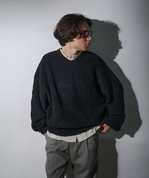 Vneck boucle knit / Vネックブークレニット（ニット/セーター）｜THE
