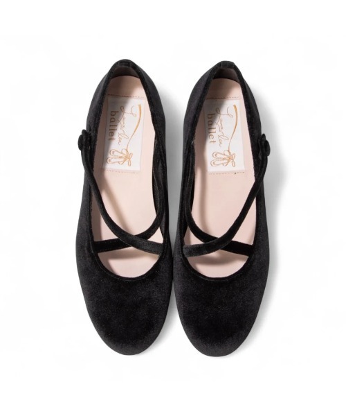 Launa lea ballet（ラウナレア バレエ）の「クロスストラップバレエシューズ(B1614A)（バレエシューズ・レディース・ブラック/レッド/ダークグリーン・23.5cm/22.5cm/22.0cm/25.0cm/24.0cm/23.0cm/24.5cm/25.5cm）」の4枚目の写真