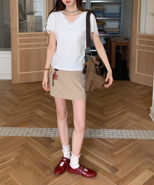 Miniministore(ミニミニストア)の「VネックTシャツ春夏 半袖トップス韓国風(Tシャツ/カットソー・レディース・ホワイト/ブラック・FREE)」の7枚目の写真