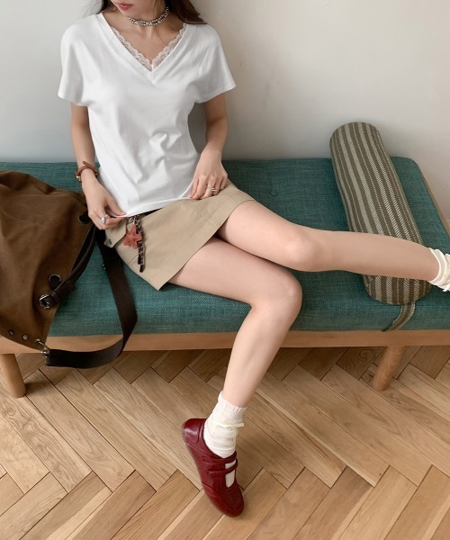 Miniministore(ミニミニストア)の「VネックTシャツ春夏 半袖トップス韓国風(Tシャツ/カットソー・レディース・ホワイト/ブラック・FREE)」の9枚目の写真